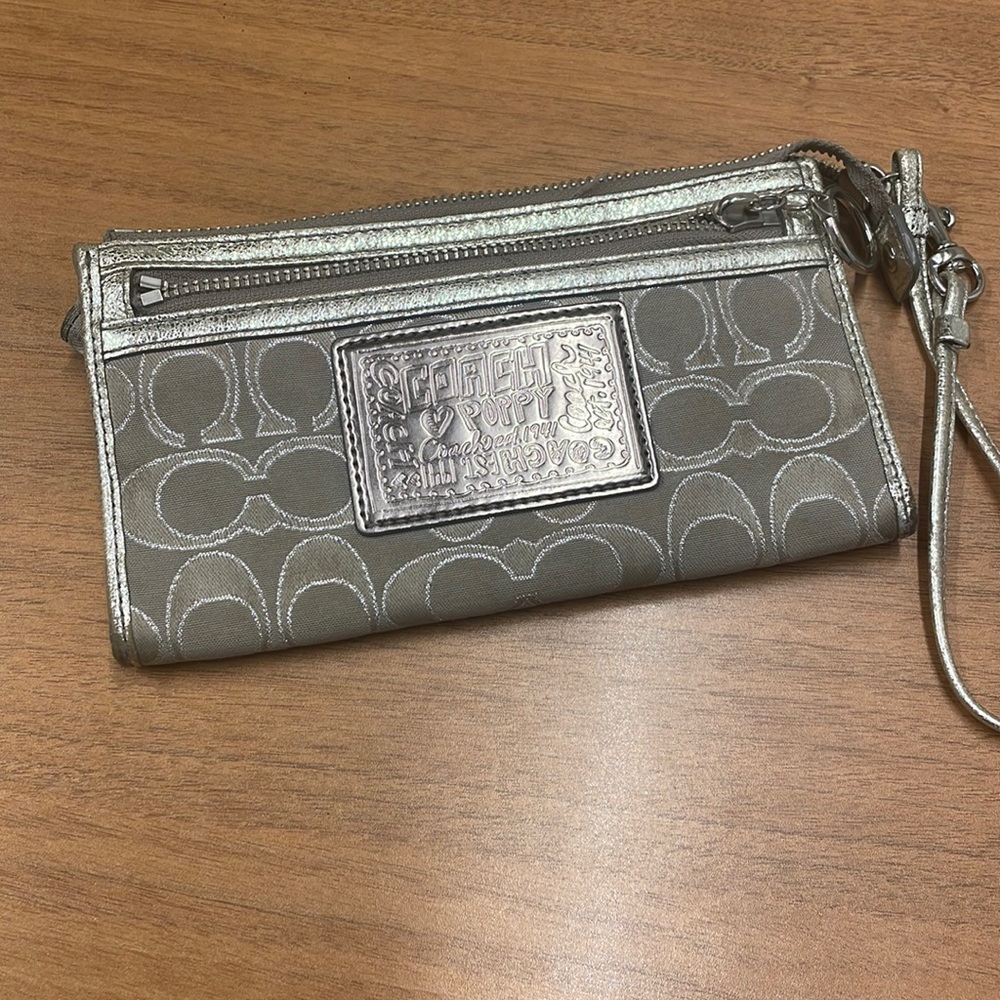 Coach poppy wristlet